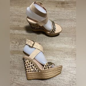 STUART WEITZMAN TAN/PALE PINK STUDDED WEDGES SIZE 7